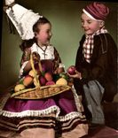 CPM La Normandie Les Petits Normands 