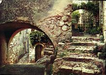 CPM Couleurs et Lumiere de France La Cote d'Azur de la nature Eze Alpes Maritimes Vieille rue voulee