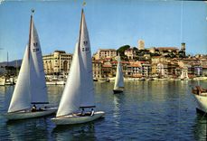 CPM La Cote d'Azur Cannes Le Depart des Regates 