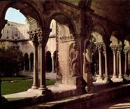 CPM En provence Arles Bouches du Rhone Galerie romane du cloftre Saint Trophime 