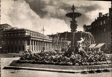 CPM Bordeaux Place de la Comedie 