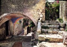 CPM Eze Village A M un coin pittoresque vieille Chapelle des Penitents Blancs 
