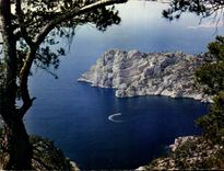 CPM La Cote de Marbre Les Calangues Provencales Entre Marseille et Cassis Le Rocher de Sormiou 