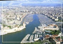 CPM La Provence et ses Charmes Marseille Le Vieux Port 