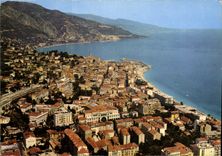 CPM Les Sites Merveilleux de la Cote d'Azur Menton A M vue aerienne sur la ville la Frontiere et la 