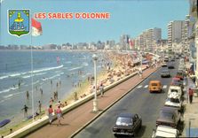 CPM Les Sables d'Olonne Vendee la plage et le remblai 