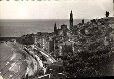 CPM Menton A M Vue generale du Vieux Menton 