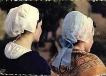 CPM En Berry Coifle de Bergere et Coifle Carree 