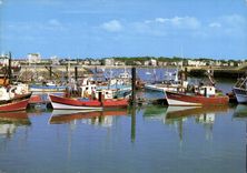 CPM Royan Le Port Echappee vers la Grande Plage 