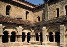 CPM Abbaye de Fontenay XIIe s Abbaye Cistercienne fondee par Saint Bernard en 1118 Le Cloitre Type a