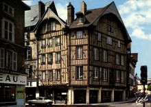 CPM Troyes Aube Capitale de la Champagne Maisons Champenoises Rue E Zola