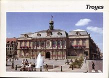 CPM Troyes Aube Place de l'Hotel de Ville 