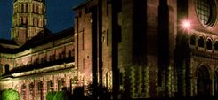 CPM Toulouse La Basilique Saint Sernin de Nuit La plus belle des Eglises Romanes de Pelerinage en Fr
