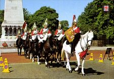 CPM London La Parade du Corps de Garde 