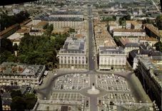 CPM En Avion au dessus de Nancy M et M Place Stanislas 
