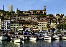 CPM Cannes un coin du Port le Quai St Pierre et le Suquet 