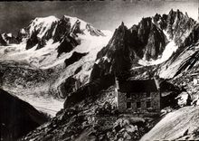 CPM Chamonix le nouvea refuge du Couvercle au fond le Mont Blanc 