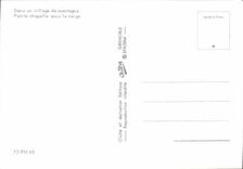 CPM Dans un village de Montagne Petite Chapelle sous la Neige 