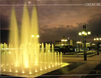 CPM Grenoble Isere la fontaine de la gare Illuminee 