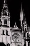 CPM Chartres la Cathedrale Illuminee la facade 