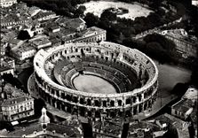CPM Nimes vue Aerienne sur les Arenes Ci R Durandaud 