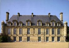 CPM Chateau d'Anet Eure et Loire la facade Est sur la cour 