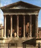 CPM Nimes Gard Maison Carree temple romain d'inspiration grecque construit peu avant J C 