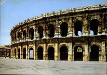 CPM La Rome Francaise Nimes Gard les Arenes 