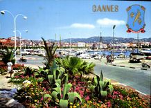 CPM Cannes Cote d'Azur Vue sur le Port 