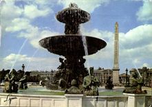 CPM Paris la Place de la Concorde 