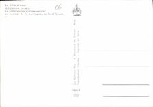 CPM La Cote d'Azur Gourdon A M le pittoresque village perche au sommet de la montagne au fond le mer