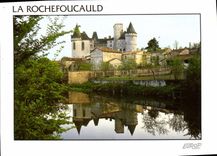 CPM La Rochefoucauld Dominant la Tardoire l'imposant chateau renaissance 