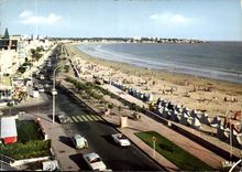 CPM Cote de Beaute Royan le boulevard Garnier au fond les rochers de Vallieres et St Georges de Dido