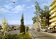 CPM Cote d'Azur le Cros de Cagnes le Boulevard Kennedy dans le fond le Vieux Cagnes 