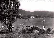CPM La Cote d'Azur Cavalaire sur Mer Un coin de la Baie 