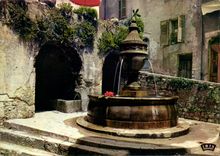 CPM Saint Paul de Vence A Mmes La vieille Fontaine 