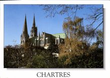 CPM Chartres Eure et Loir La Cathedrale en automne 