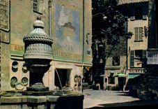 CPM Vence la Jolie La Place et la Fontaine du Peyra 