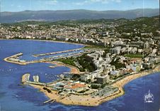 CPM Cannes Vue aerienne au premier plan le Casino 