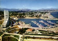 CPM La Cote d'Azur Marina Baie des Anges Le Port et Villeneuve Loubet Plage au fond Cagnes sur Mer 