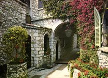 CPM Cote d'Azur French Riviera Vieille rue pittoresque 
