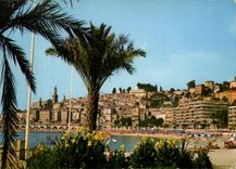 CPM Les Sites Merveilleux de la Cote d'Azur Menton Les plages et la Vieille Ville 