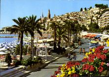 CPM Cote d'Azur Menton La Promenade les plages et la vieille ville 