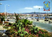 CPM Cannes Cote d'Azur Vue sur le Port 