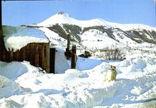 CPM Sur les Monts d'Auvergne Paysage de Niege 