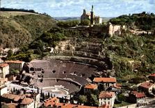 CPM Vienne Vue Aerienne Le theatre antique et ND de Pipet 