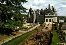 CPM En Val de Loire Langeais Indre et Loire Chateau du XV siecle on y celebra le mariage de Charles 