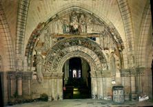 CPM Les Merveilles du Val de Loire Loches Indre et Loire le Porche Roman de l'eglise Saint Ours XII 