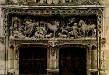 CPM Amboise Chateau Royal XV S la Chapelle St Hubert Haut Relief du Linteau 