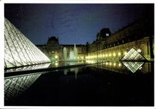 CPM Musee du Louvre Miroirs d'eau la nuit le Louvre et la Pyramide 